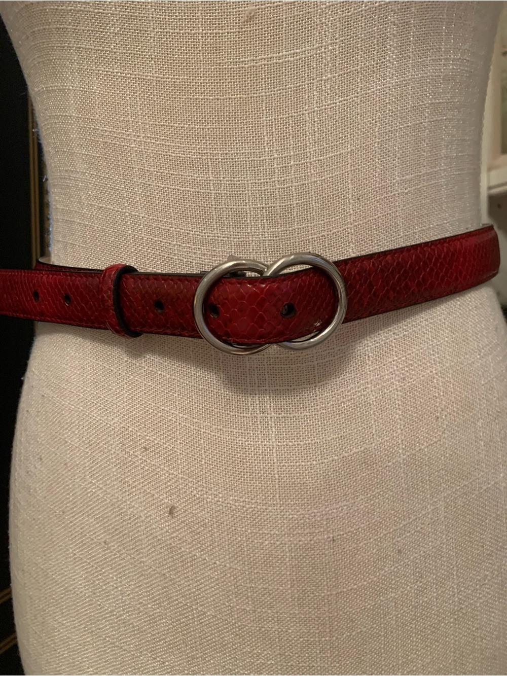 LEATHER PYTHON PRINT SILVER CIRCLE BELT EXCELLENT CONDITION! - Picture 6 of 7